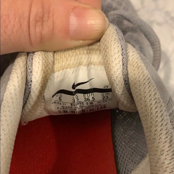 Nike 6 - Picture 3 of 3